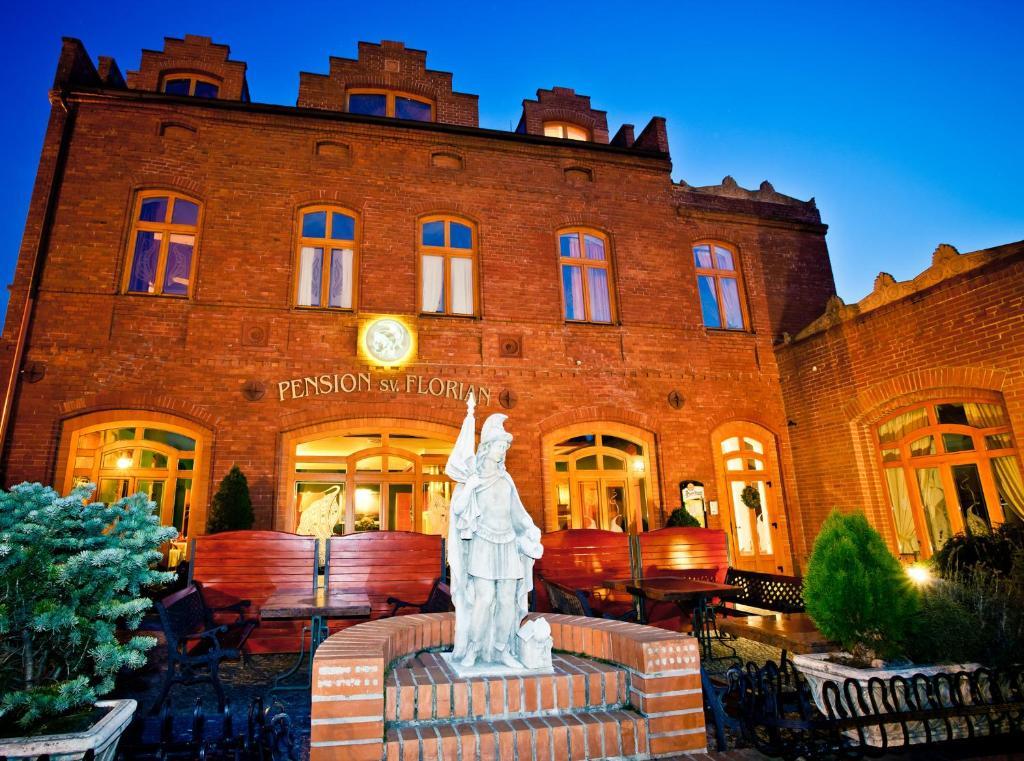 Pension Sv. Florian Hlucin ภายนอก รูปภาพ