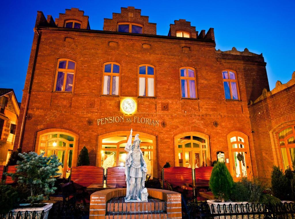 Pension Sv. Florian Hlucin ภายนอก รูปภาพ